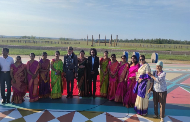  On 25 June, as part of Azadi Ka Amrit Mahotsav, CGI, with ICCR invited a 9 member all women ensemble to Yakutsk, to perform at the Ysyakh Tuymaada festival